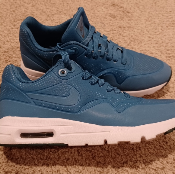 Nike Women’s Sneaker Size 6 Air Max 1 Ultra Moire Brigade Blue Platinum White - Picture 1 of 8
